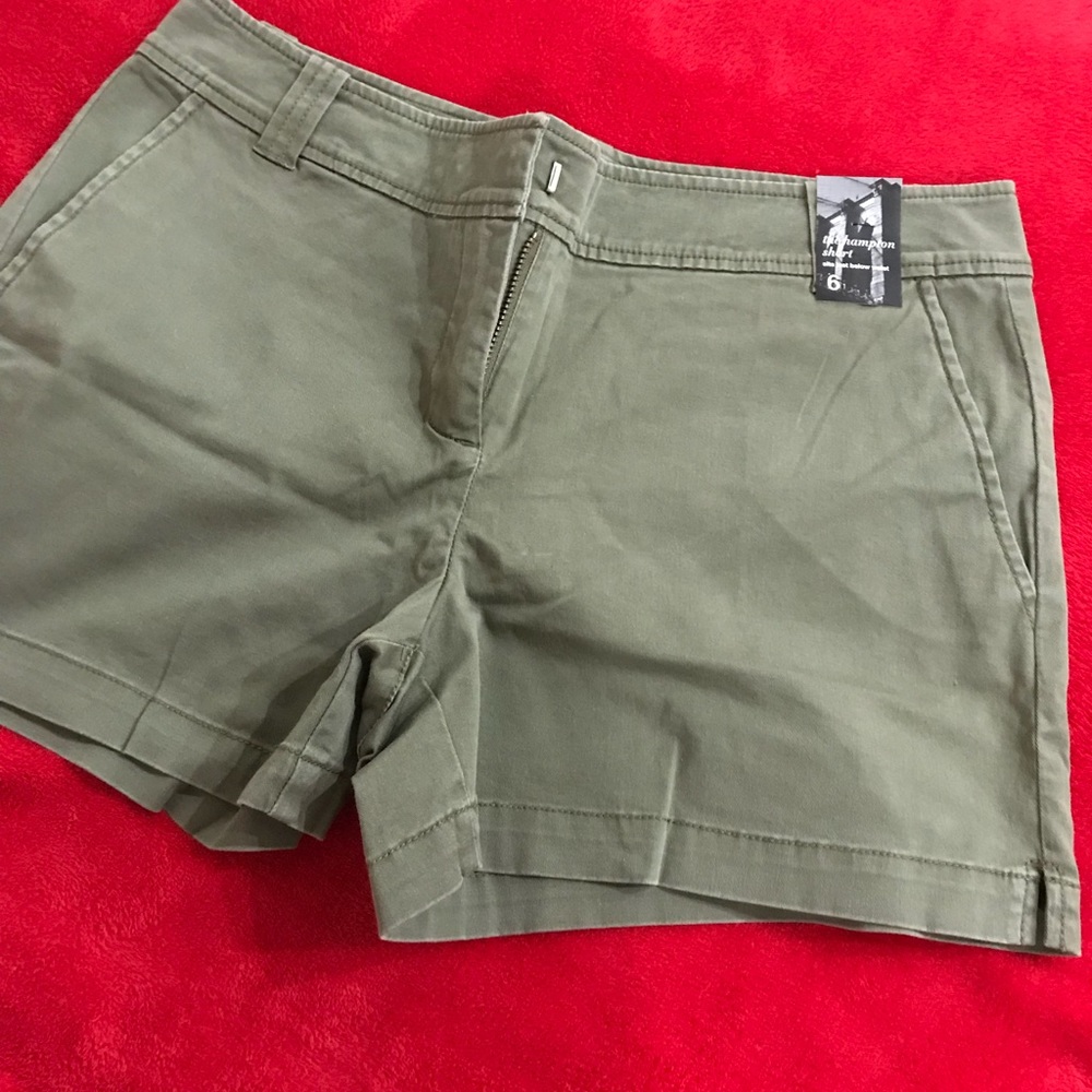 NWT—Olive Green Hampton shorts